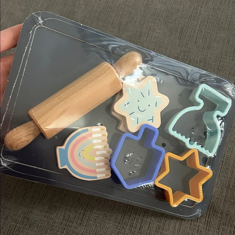 Wooden Baling Play Set Hanukkah 8 pieces NEW